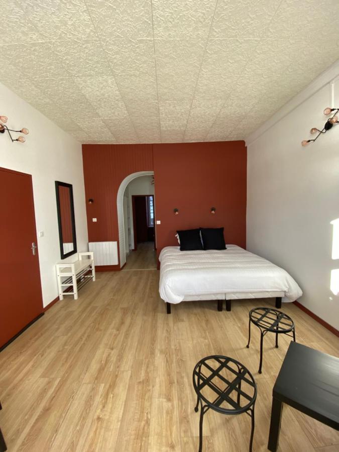 שאמבון-סור-לאק Hotel La Bonne Hotesse מראה חיצוני תמונה